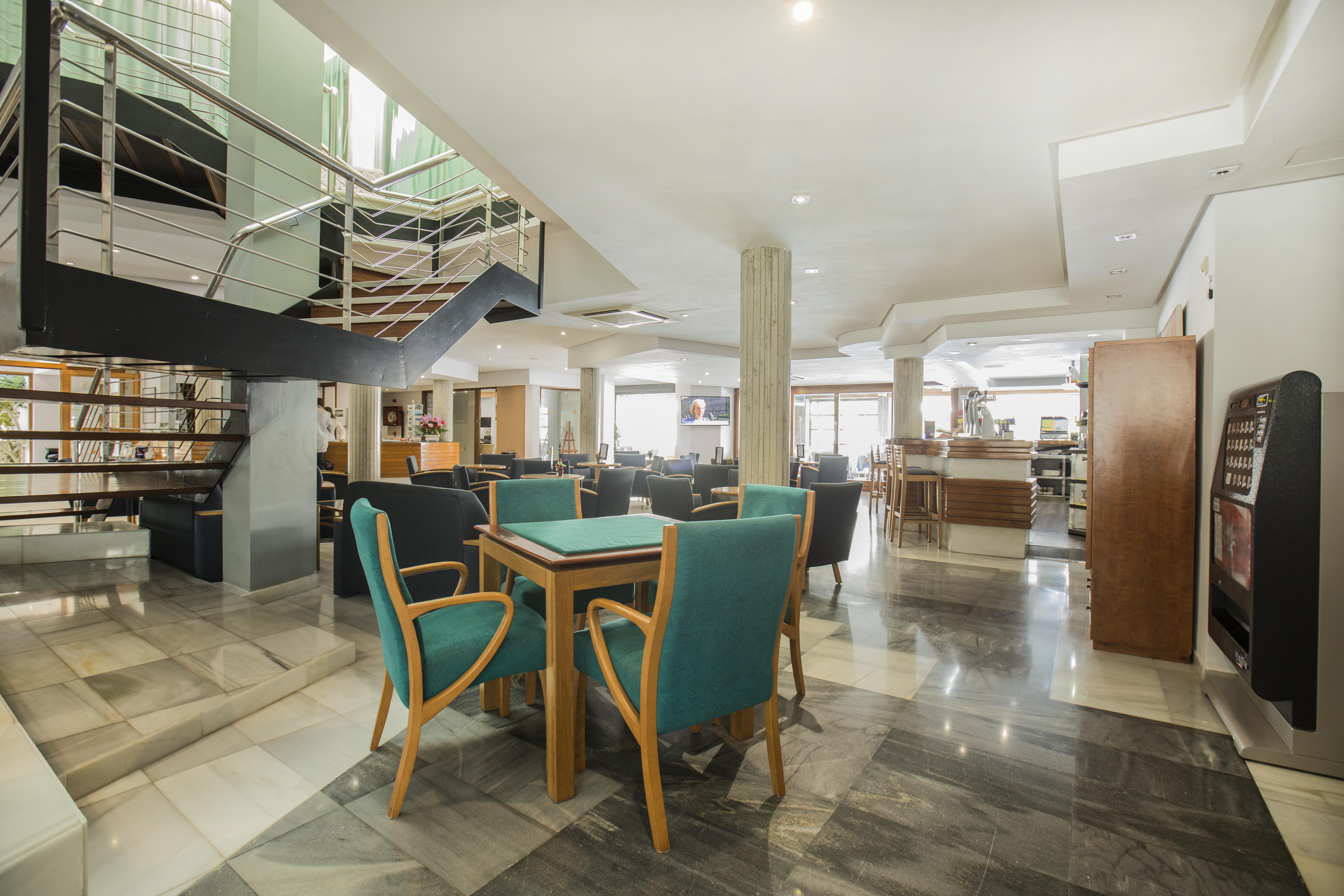 Appart hôtel Flora 3*